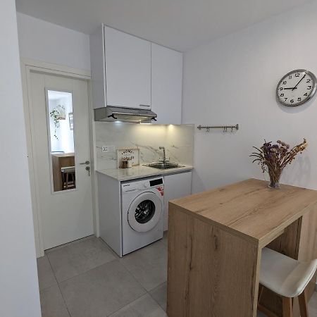 Modern & Cozy Studio W/ Backyard Near City Center Limassol Exterior foto